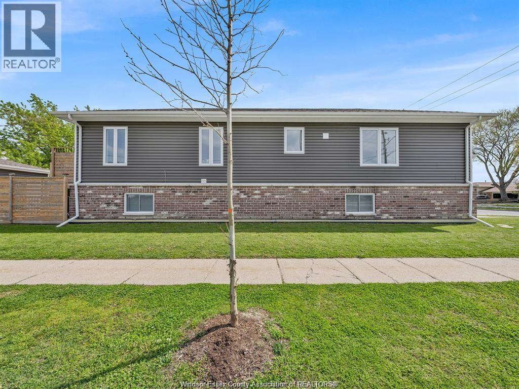 702 Lesperance Road Property Photo 4