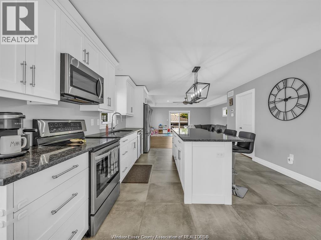 702 Lesperance Road Property Photo 12