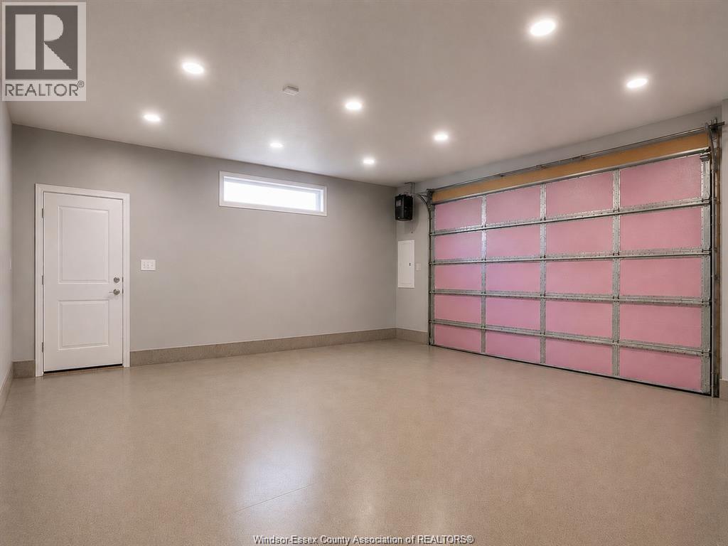 702 Lesperance Road Property Photo 32