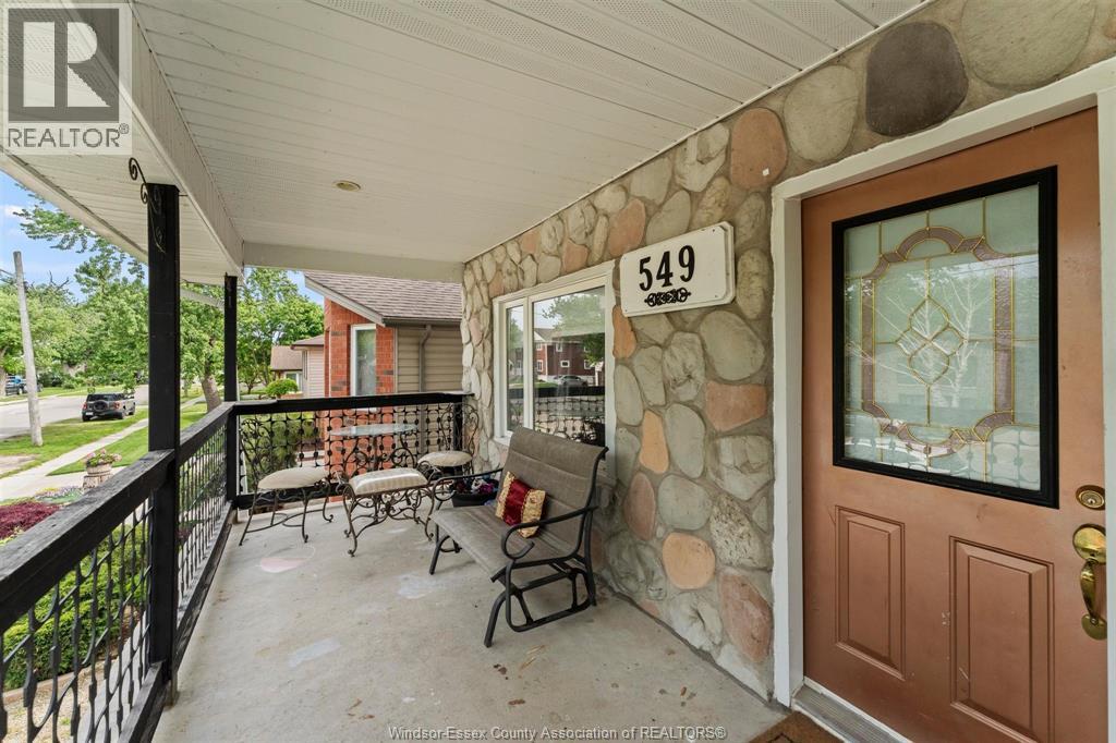 549 Clover Property Photo 2