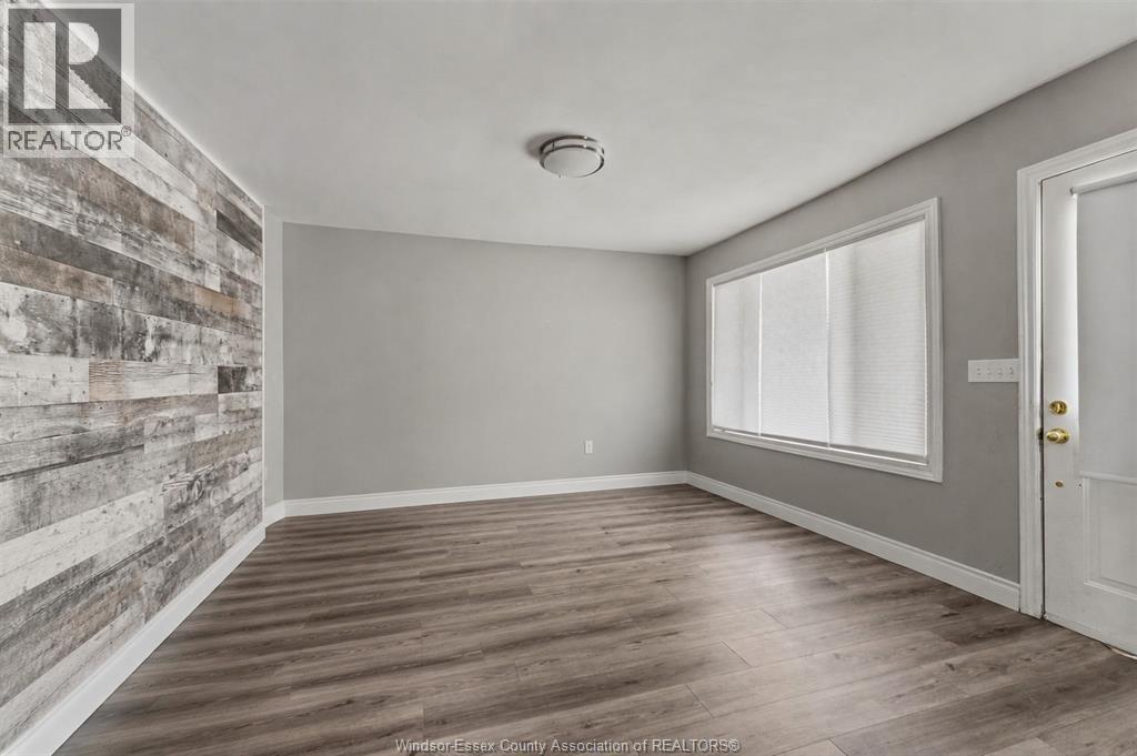 549 Clover Property Photo 3