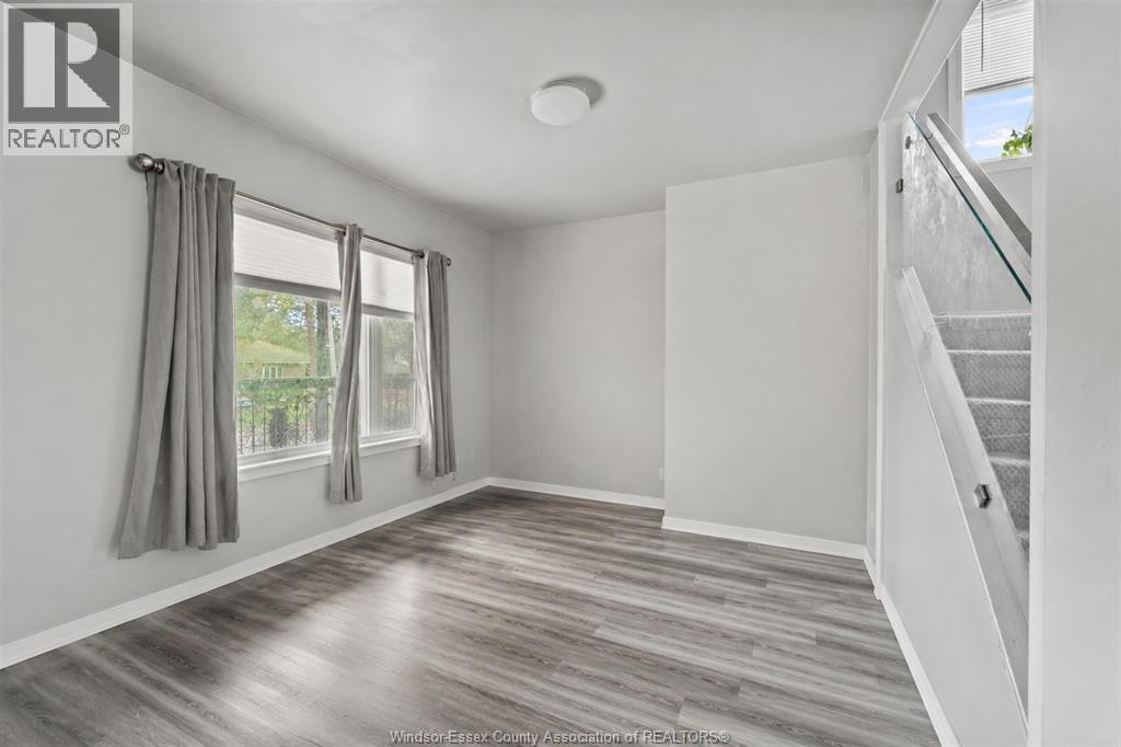 549 Clover Property Photo 4