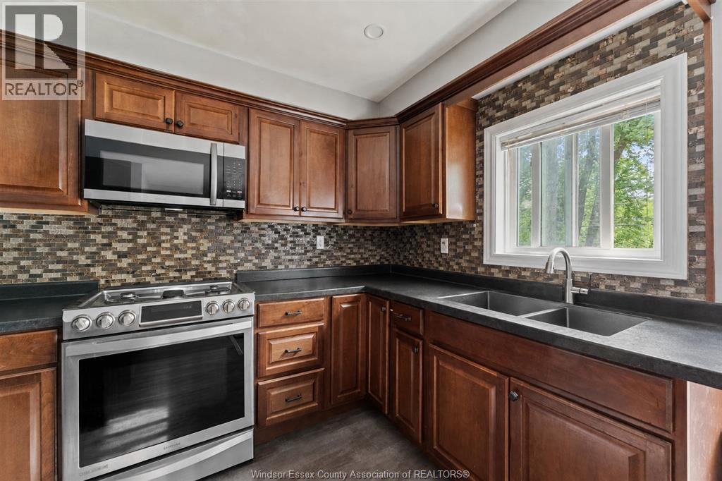 549 Clover Property Photo 5