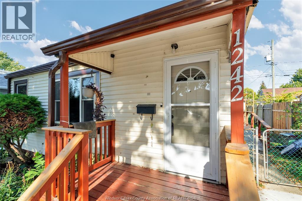 1242 Labadie Property Photo 3