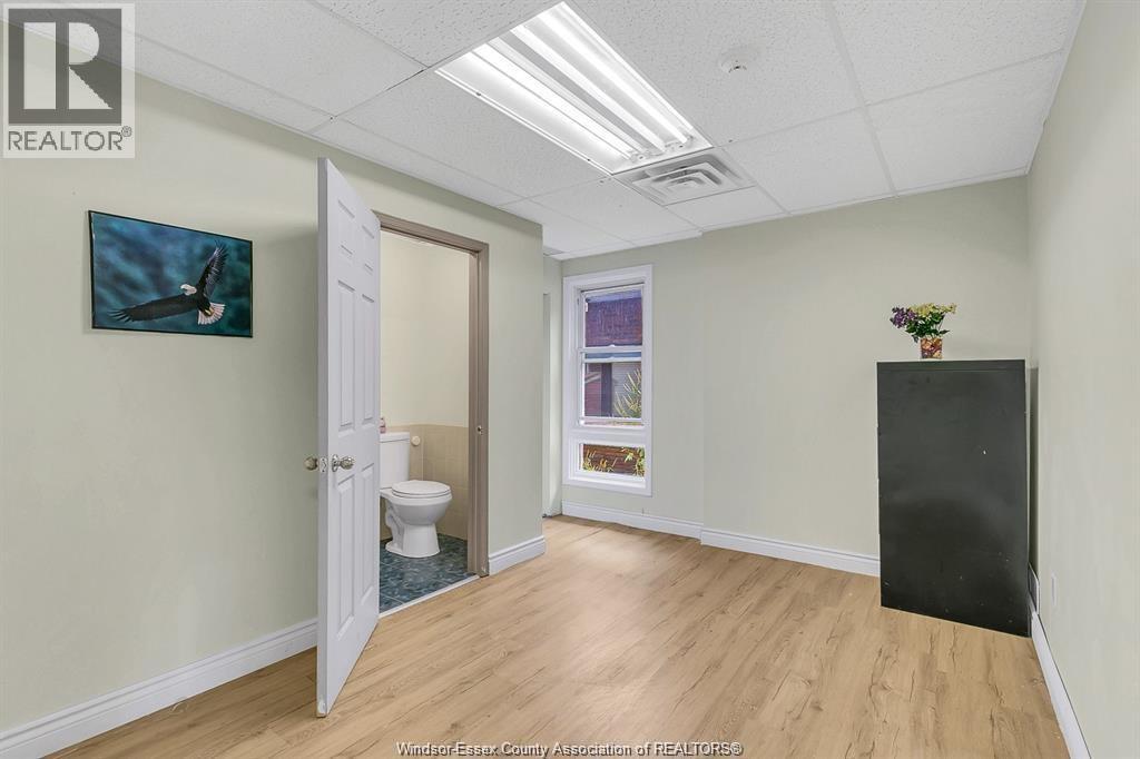 1324 Ouellette Avenue Property Photo 20