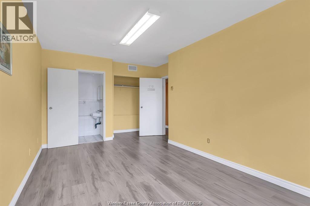 1324 Ouellette Avenue Property Photo 25