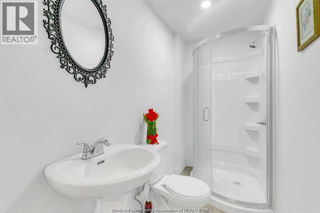 1324 Ouellette Avenue Property Photo 31