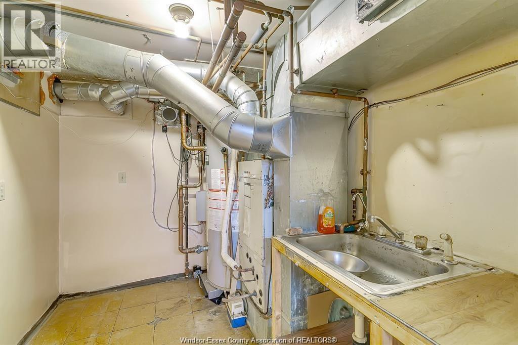 1324 Ouellette Avenue Property Photo 33