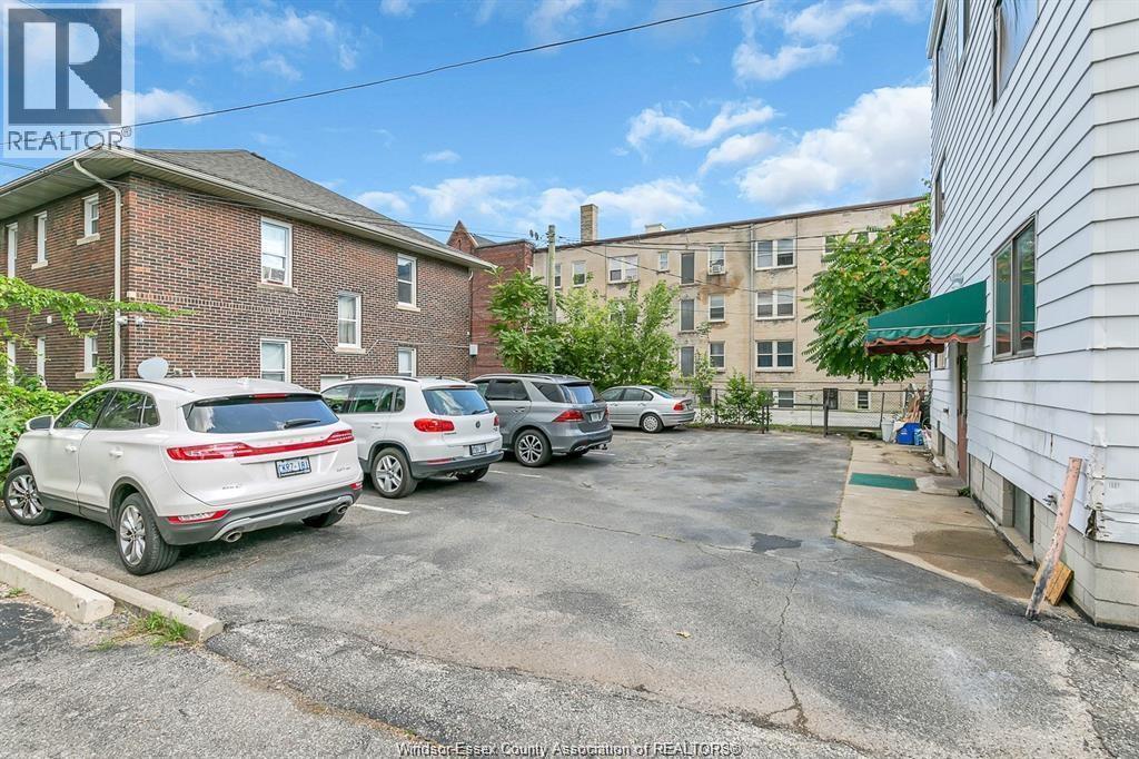 1324 Ouellette Avenue Property Photo 35