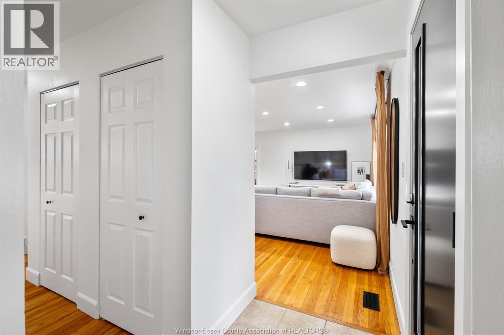 735 Lounsborough Property Photo 3