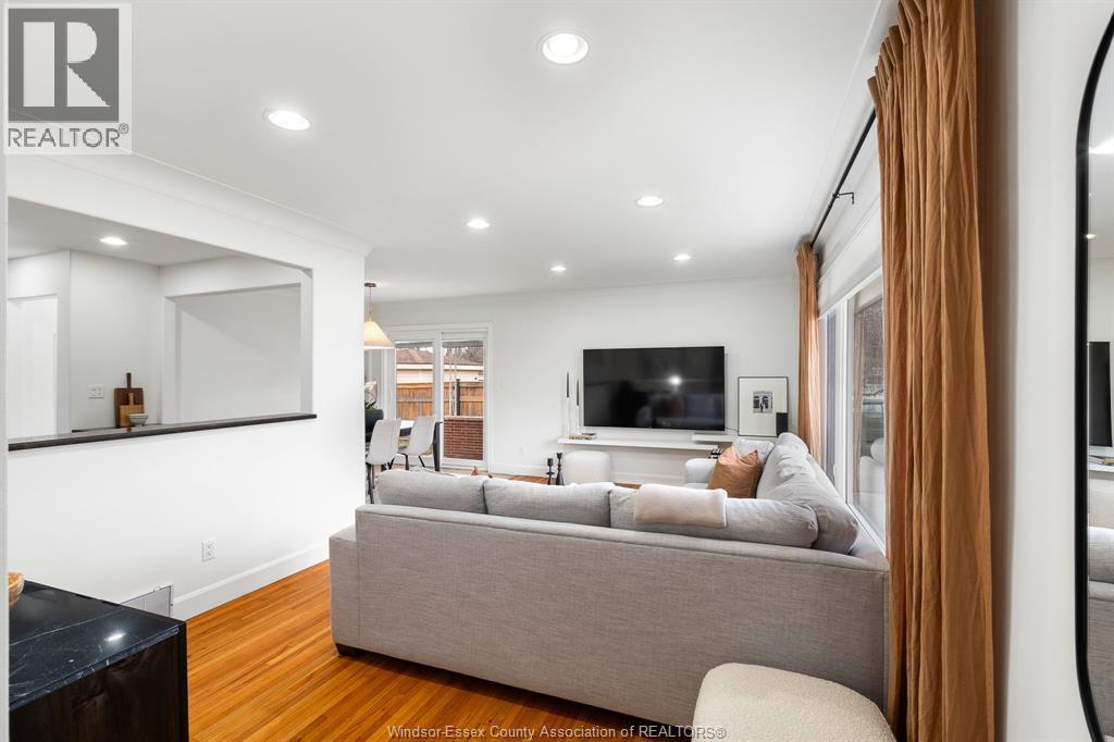 735 Lounsborough Property Photo 5
