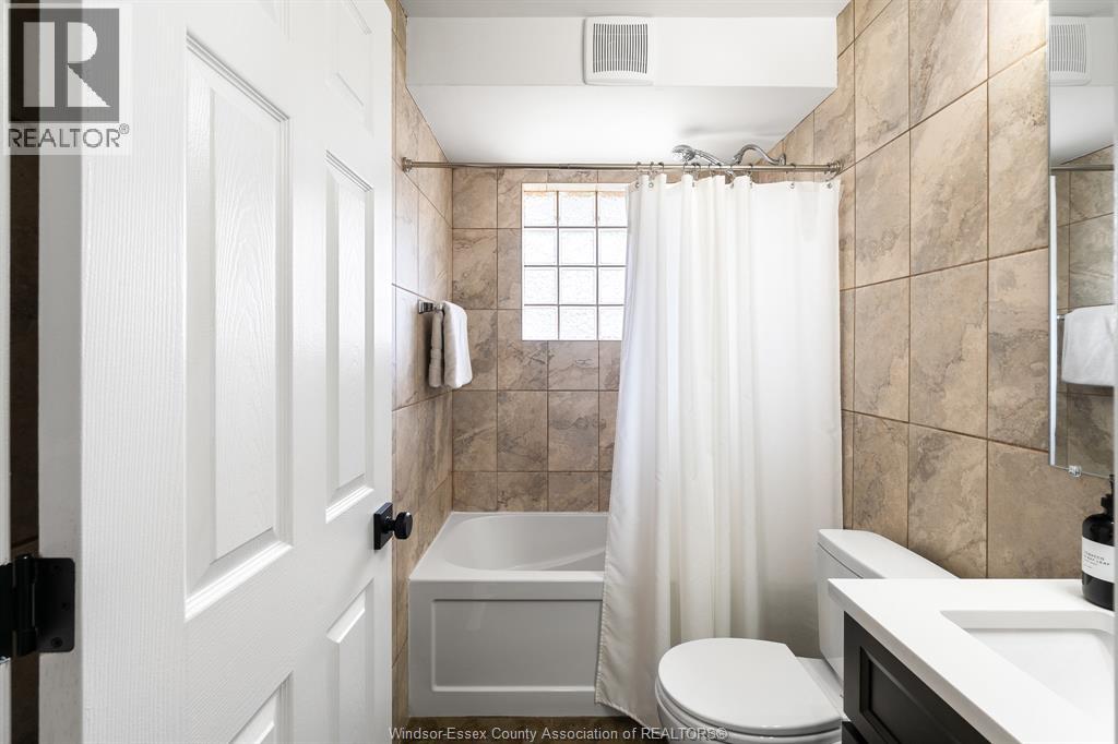 735 Lounsborough Property Photo 20