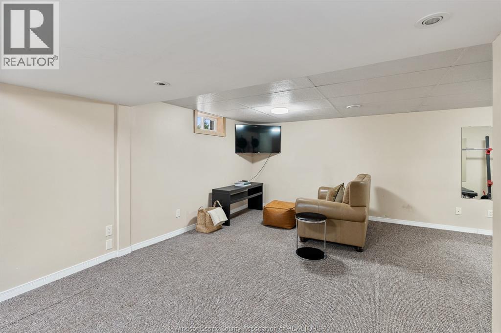735 Lounsborough Property Photo 25