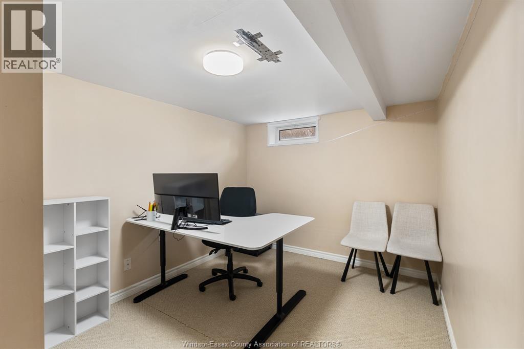 735 Lounsborough Property Photo 28