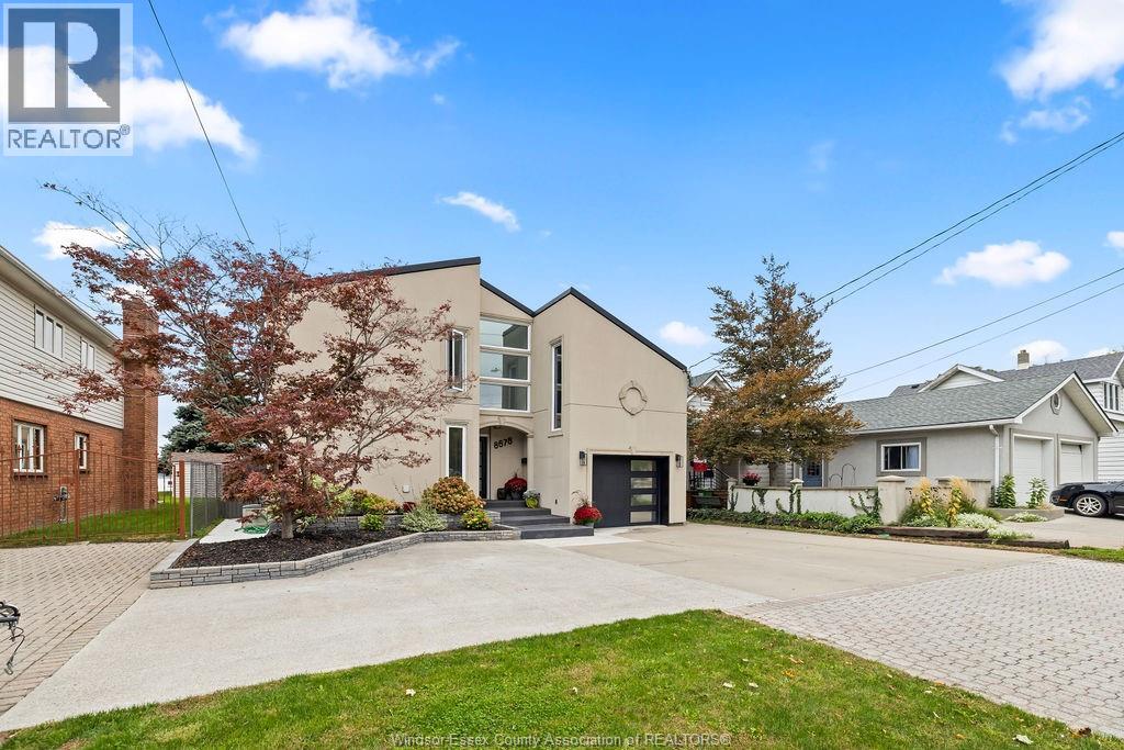 8678 Riverside Drive Property Photo 4