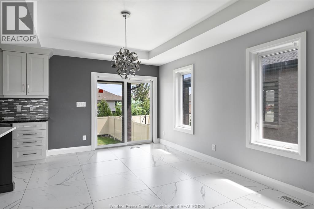 7370 Garnet Crescent Property Photo 6
