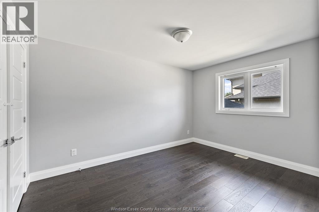 7370 Garnet Crescent Property Photo 11