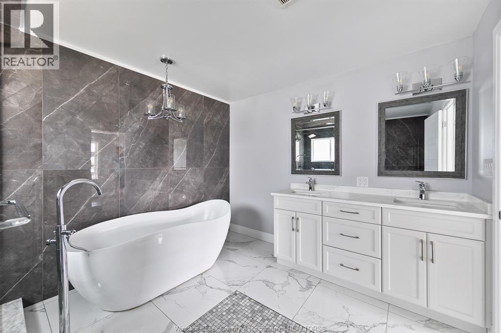 7370 Garnet Crescent Property Photo 17