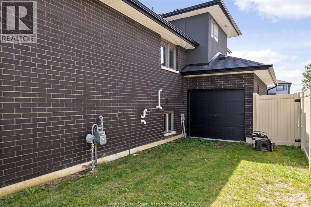 7370 Garnet Crescent Property Photo 24