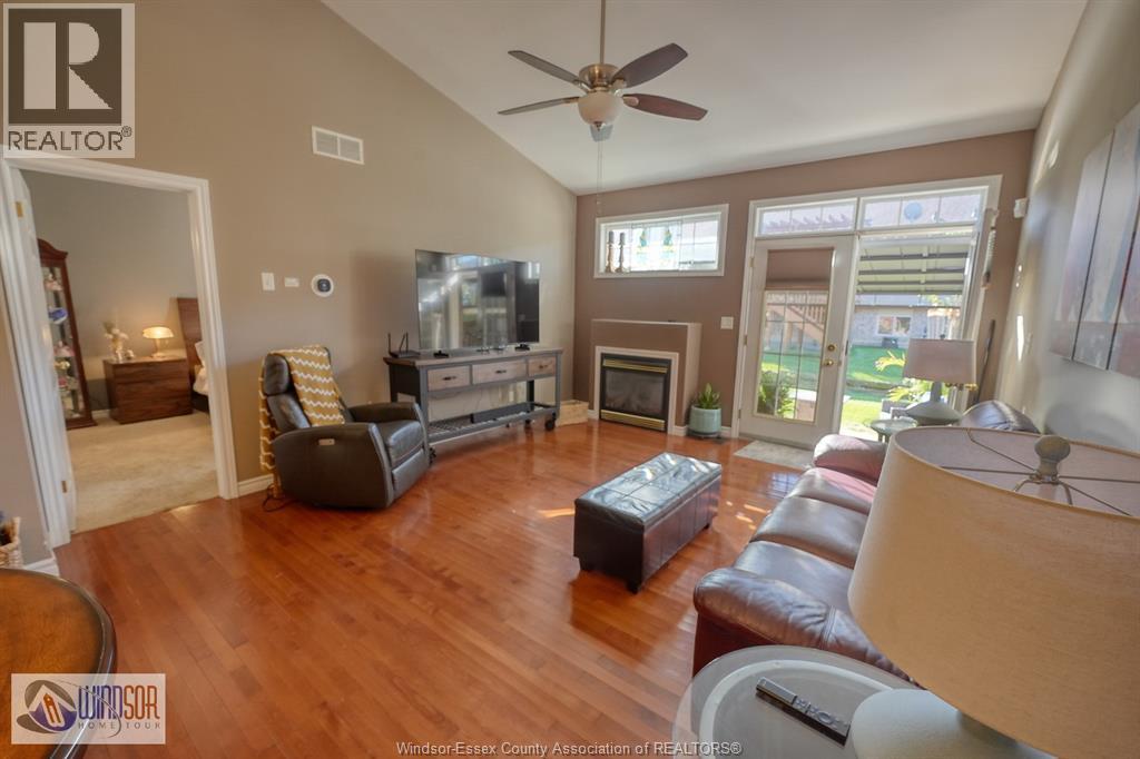 11925 Cobblestone Property Photo 6