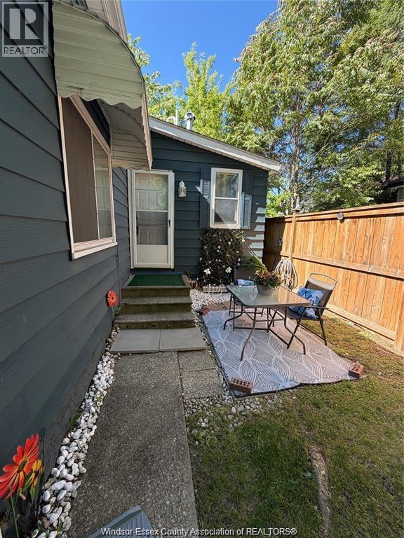 639 Watkins Property Photo 3