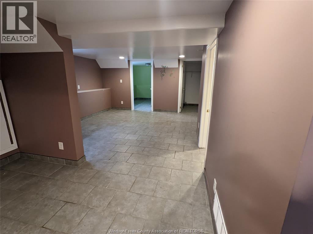 349 Tuscarora Unit# Main Property Photo 12