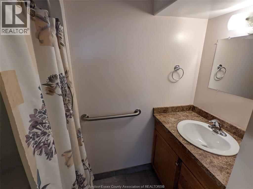 349 Tuscarora Unit# Main Property Photo 14