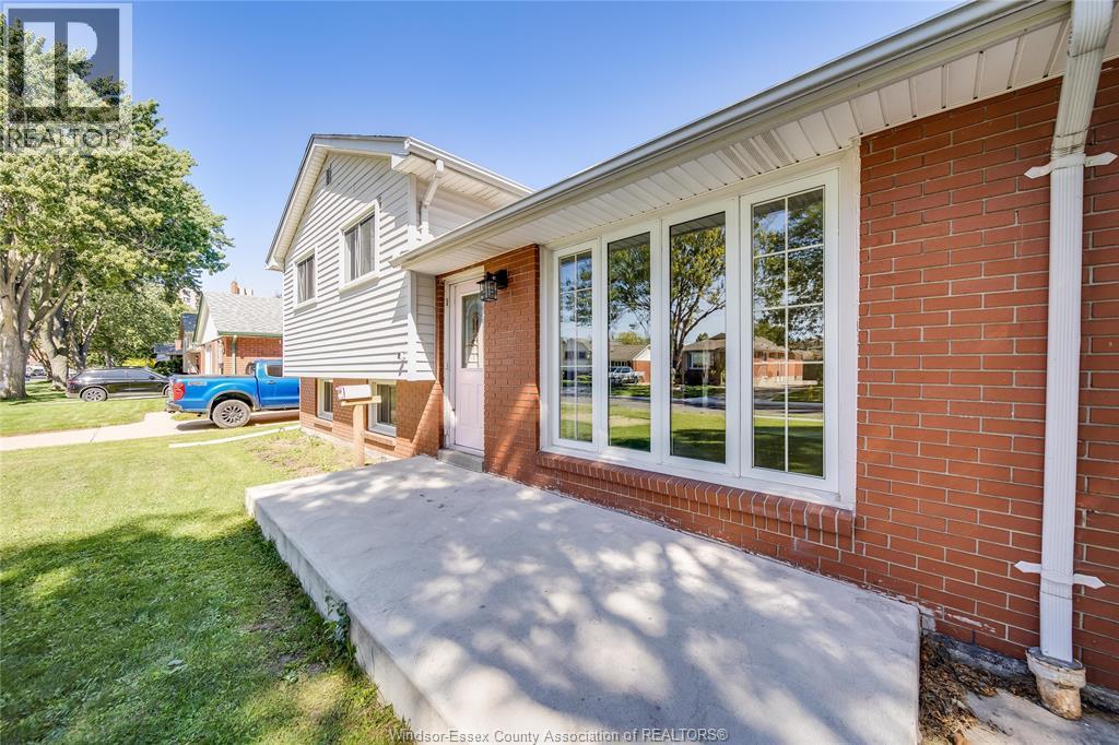 368 Carling Crescent Property Photo 37