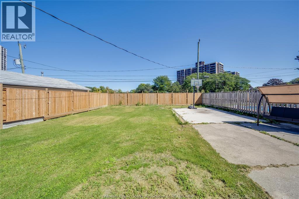 368 Carling Crescent Property Photo 43