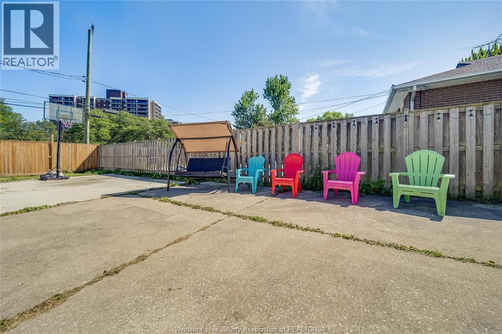 368 Carling Crescent Property Photo 45