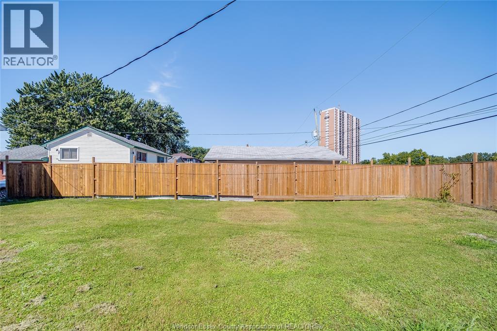 368 Carling Crescent Property Photo 46