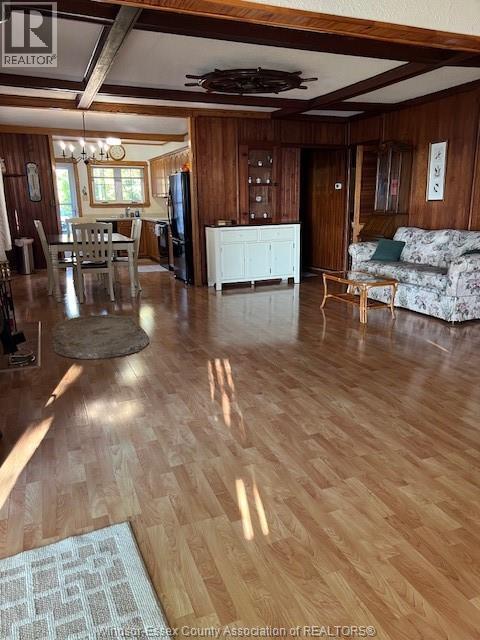 404 Robson Rd Property Photo 5