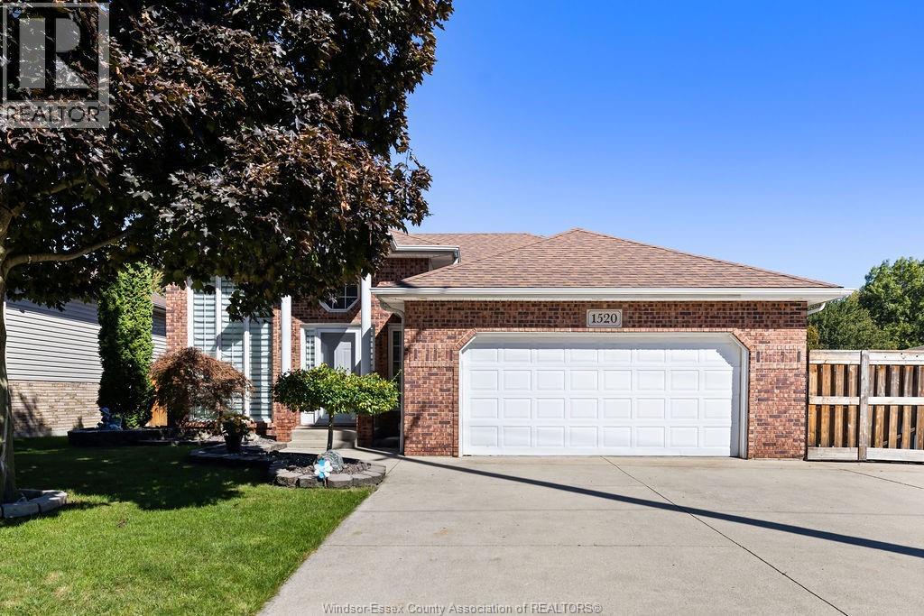 1520 Maple Property Photo 2