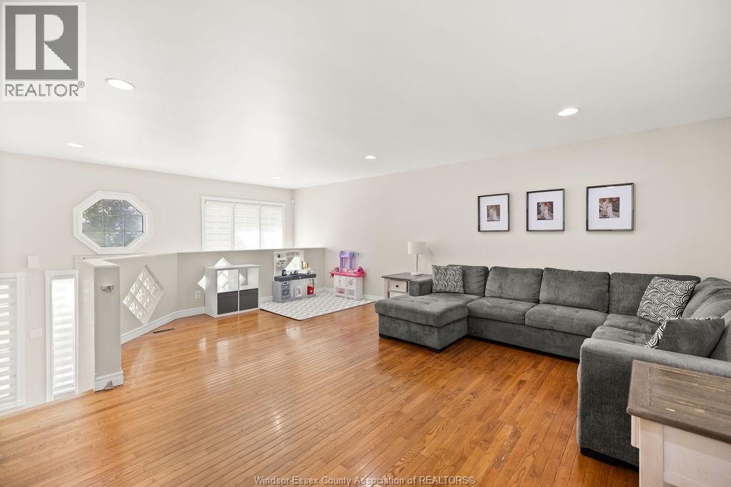 1520 Maple Property Photo 7