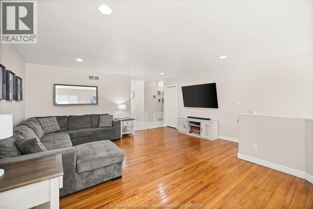 1520 Maple Property Photo 8