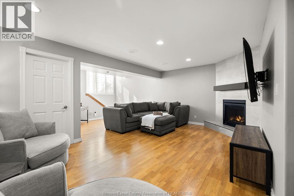 1520 Maple Property Photo 23