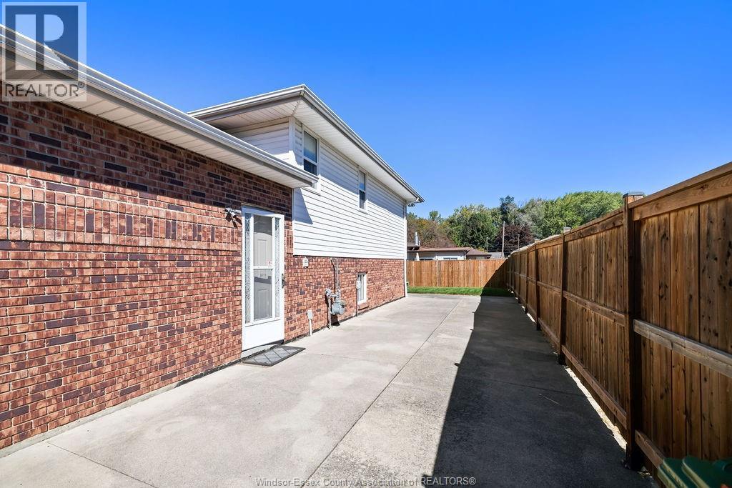 1520 Maple Property Photo 27