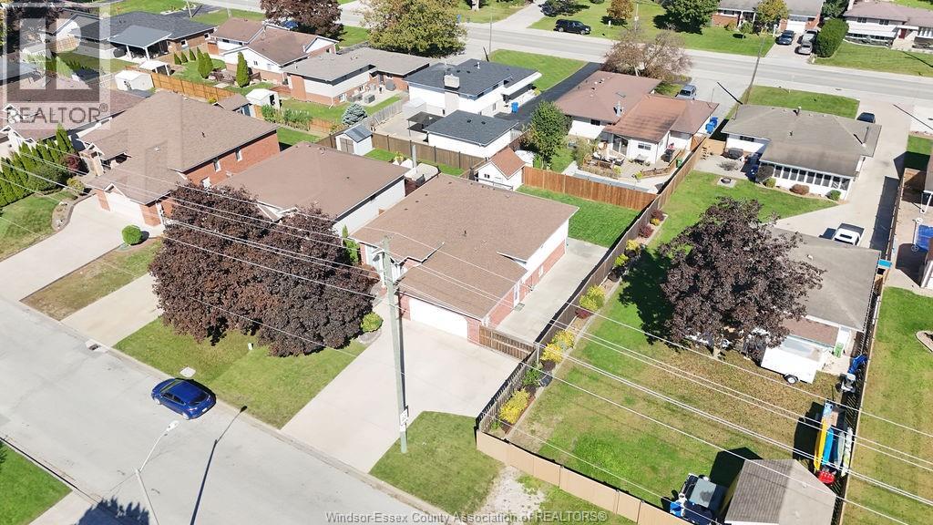 1520 Maple Property Photo 34