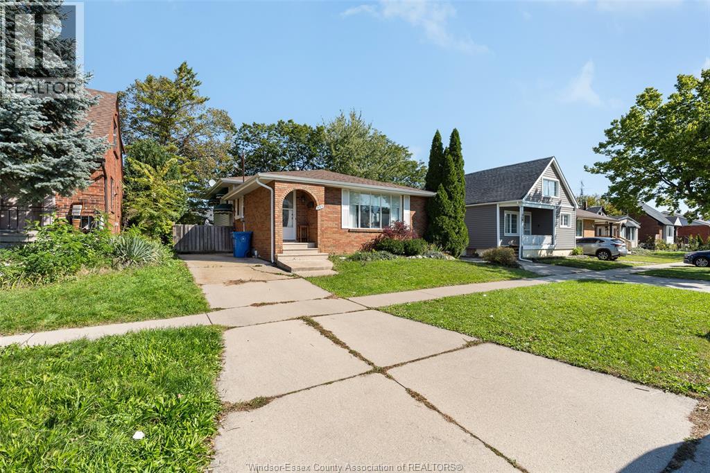 932 Reedmere Road Property Photo 2