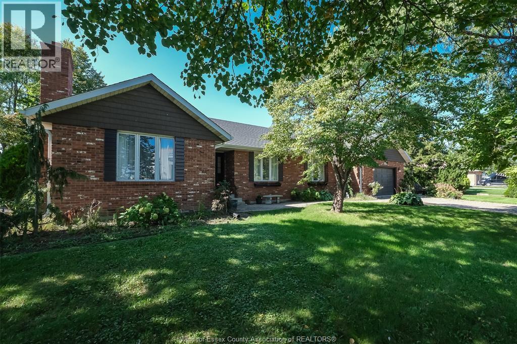 2585 Banwell Property Photo 1