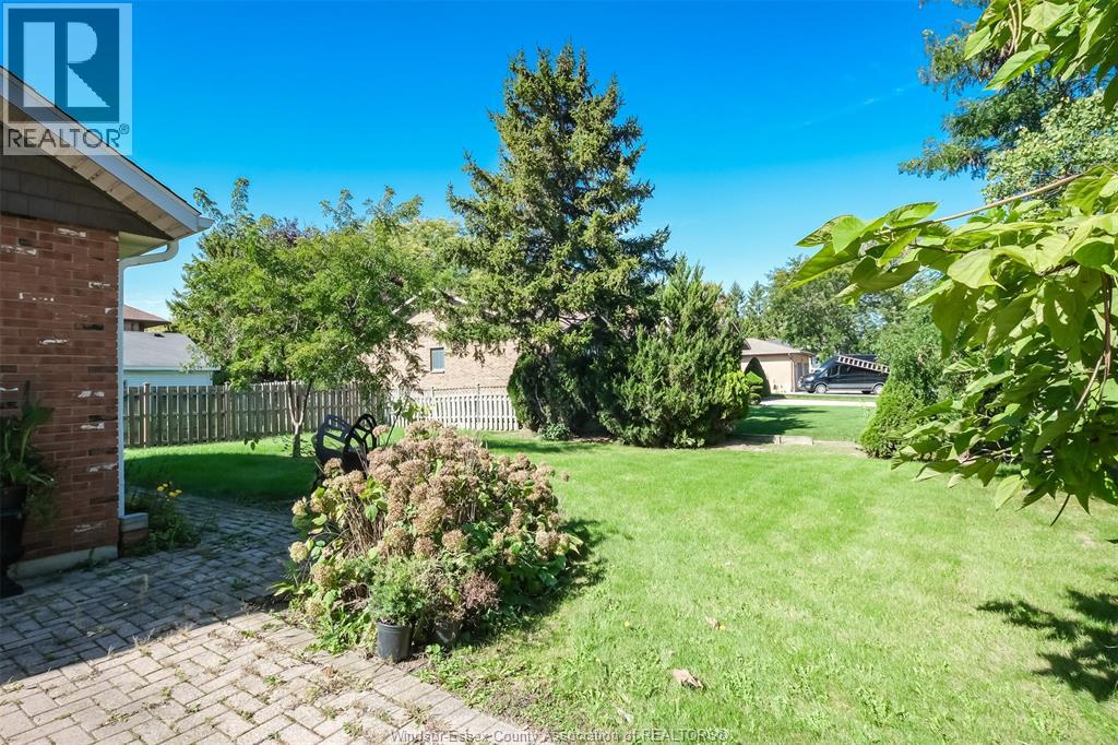 2585 Banwell Property Photo 5