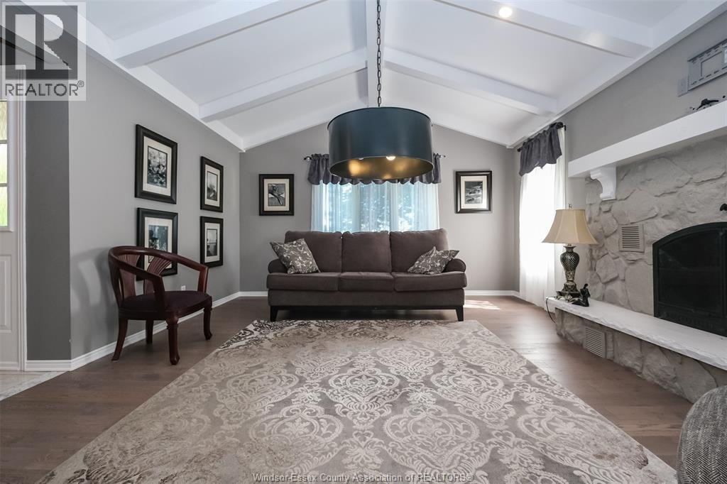 2585 Banwell Property Photo 7