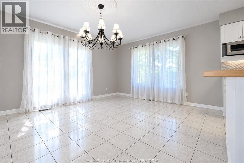 2585 Banwell Property Photo 12