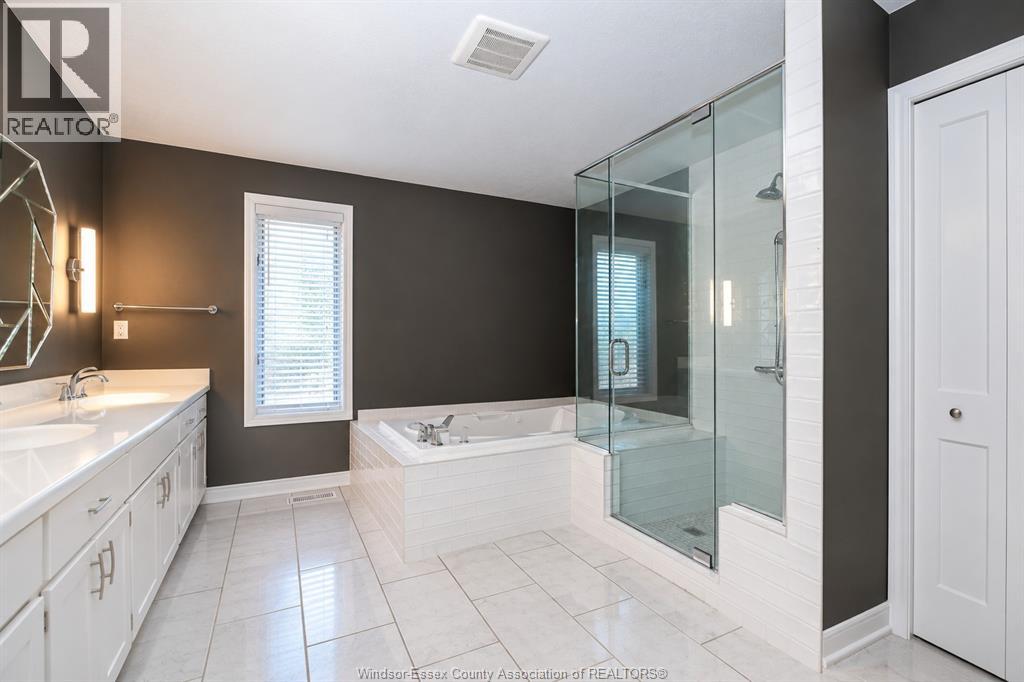 2585 Banwell Property Photo 14