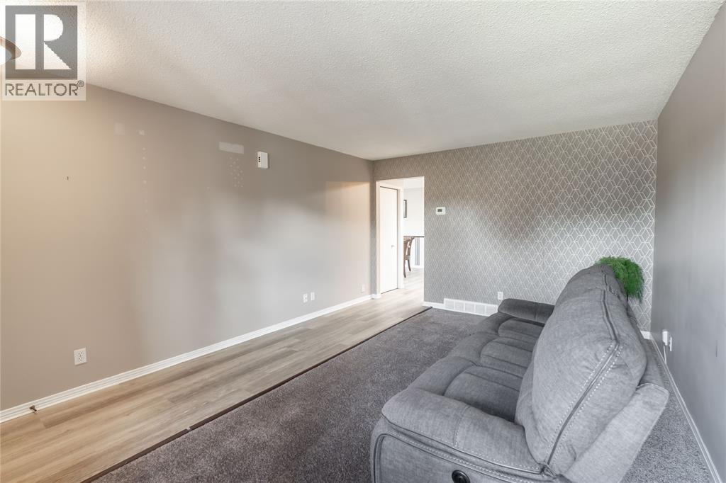 1279 Thistledown Avenue Property Photo 5