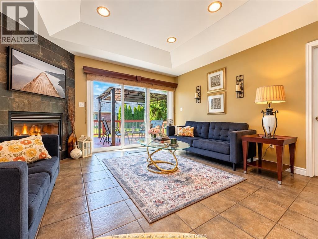 2231 Luxury Property Photo 12