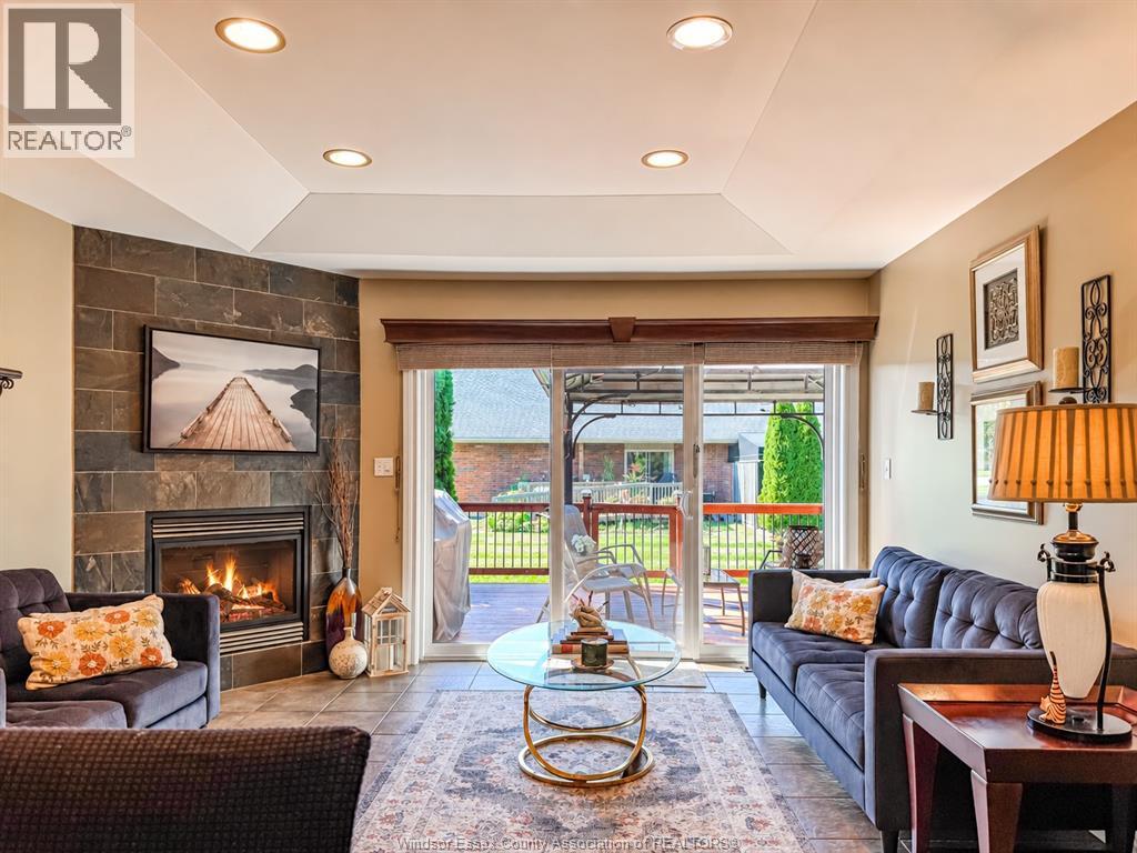 2231 Luxury Property Photo 13