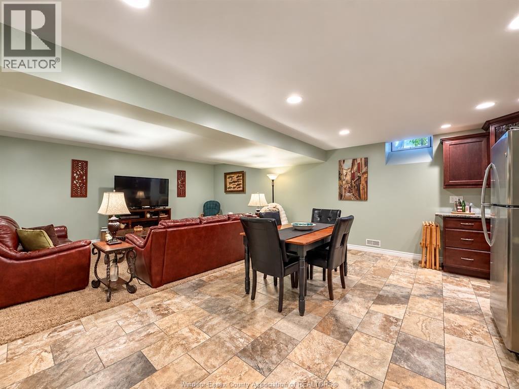 2231 Luxury Property Photo 27