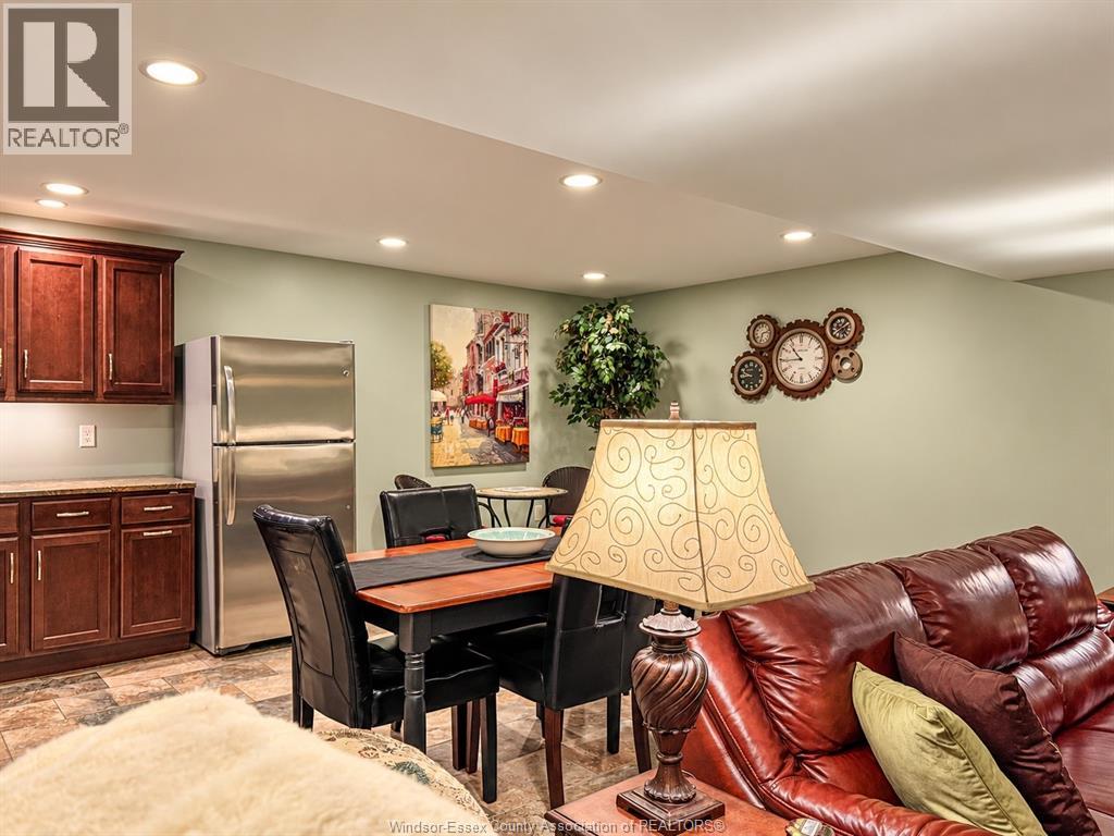2231 Luxury Property Photo 28