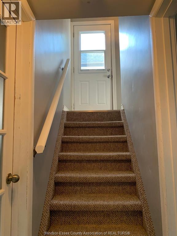 835 Isabelle Unit# Lower Property Photo 6